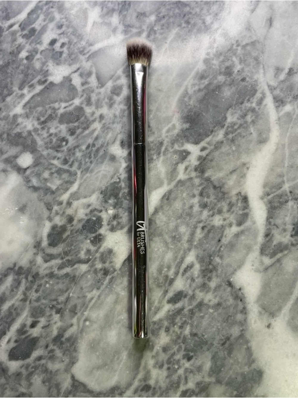 New It Cosmetics Airbrush Shadow Brush